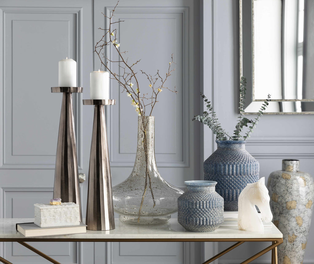 Liliongan Decorative Accent