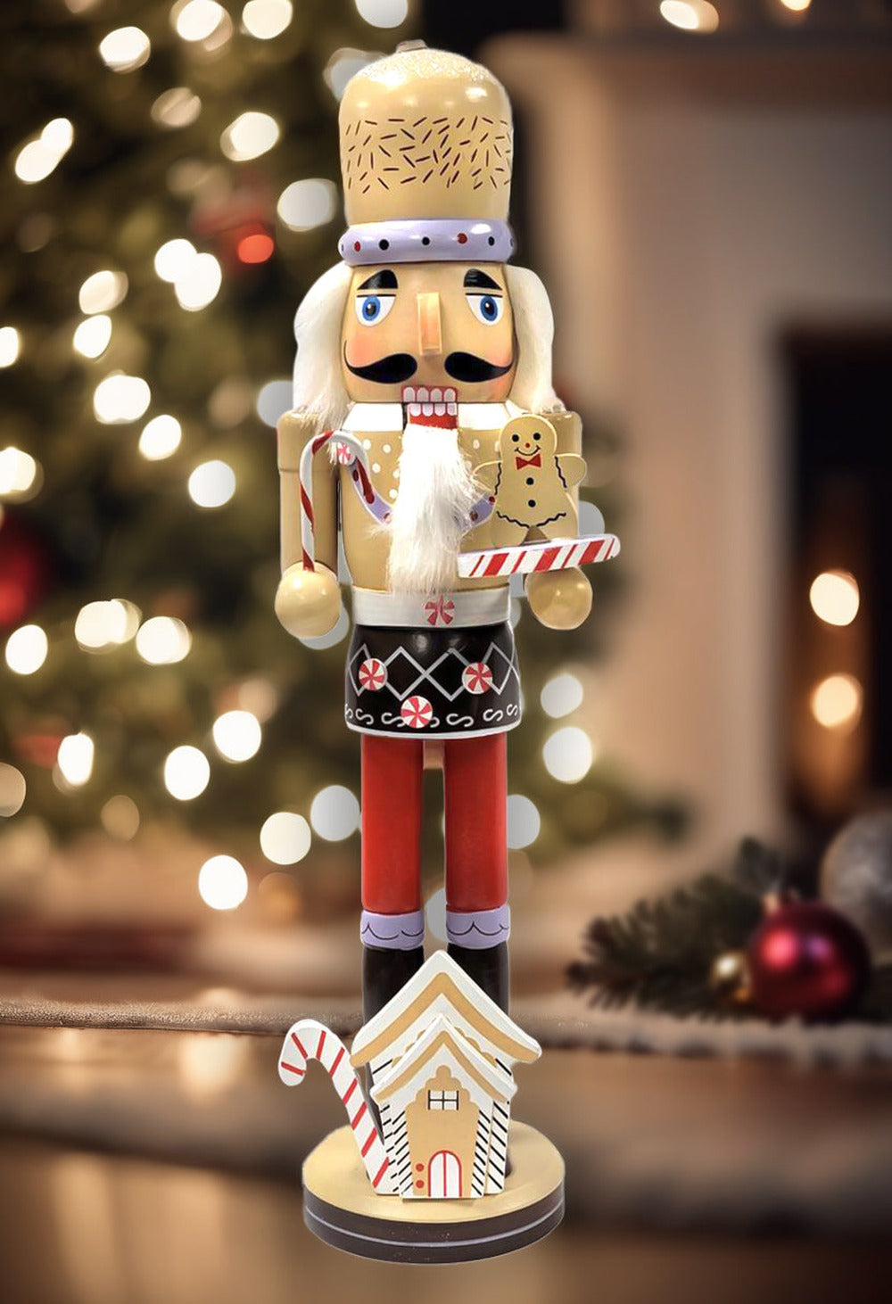 Christmas Nutcracker with a Cookie. Wizardi Classic Wooden Festive Decoration F07M14-43-XC4617A