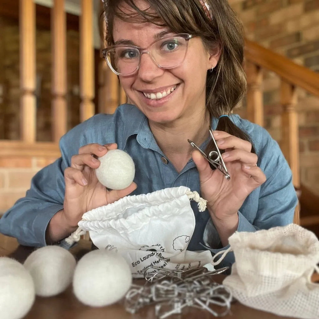 NNEDSZ Eco Friendly Laundry Bundle | Pegs & Dryer Balls