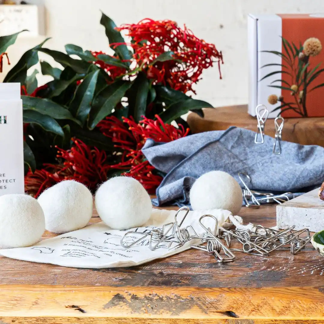 NNEDSZ Eco Friendly Laundry Bundle | Pegs & Dryer Balls