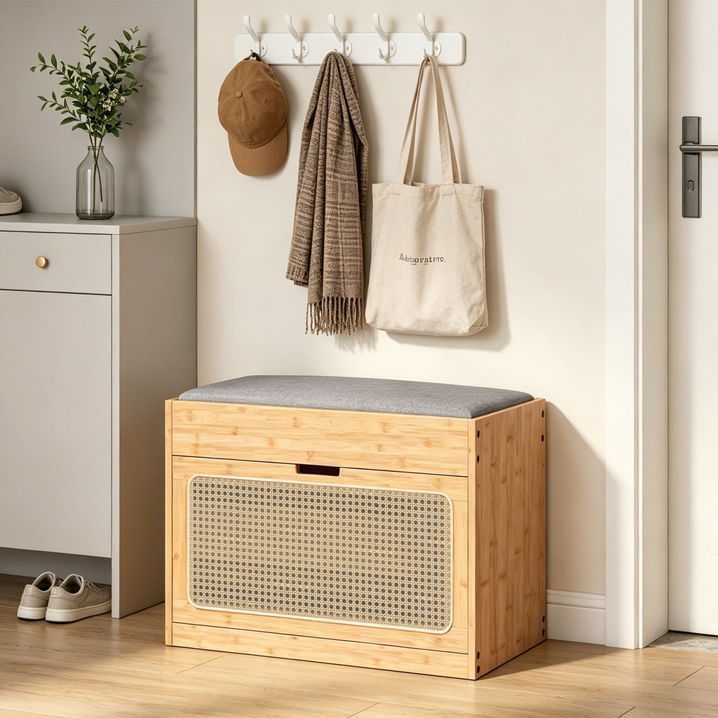 Banc chaussures entrée, banc de rangement en bambou, assise rembourrée, porte en rotin et étagère réglable, bois naturel